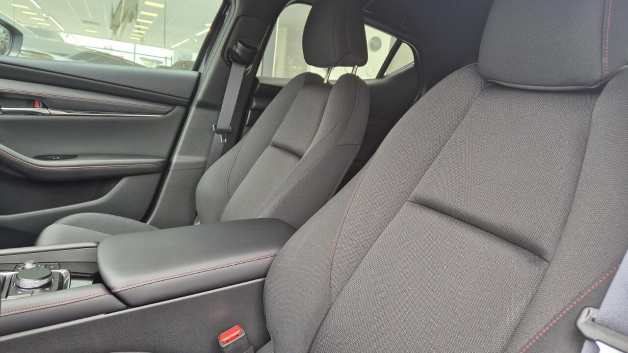 Mazda 3 2.5 e-SKYACTIV-G 140PK HOMURA VOORRAADKORTING/RIJKLAAR !!