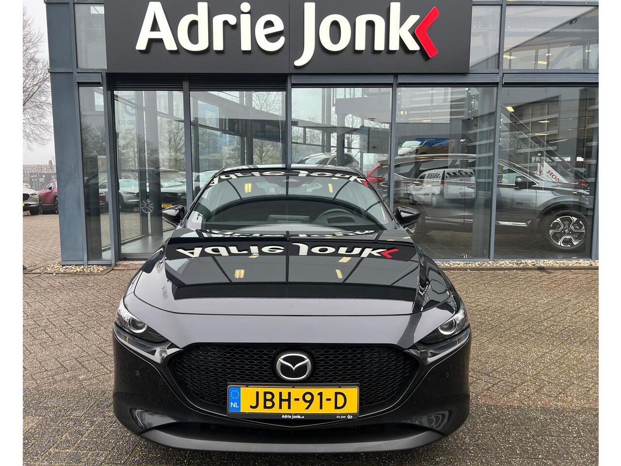 Mazda 3 2.5 e-SkyActiv-G M Hybrid 140 Centre-line | AUTOMAAT | *6 JAAR GARANTIE | APPLE & ANDROID AUTO | CAMERA | NAVIGATIE | STUUR + STOELVERWARMING |