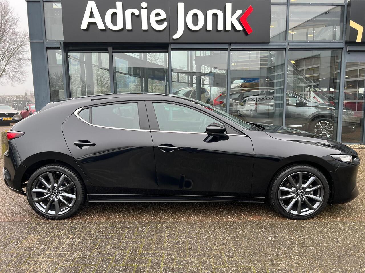 Mazda 3 2.5 e-SkyActiv-G M Hybrid 140 Centre-line | AUTOMAAT | *6 JAAR GARANTIE | APPLE & ANDROID AUTO | CAMERA | NAVIGATIE | STUUR + STOELVERWARMING |