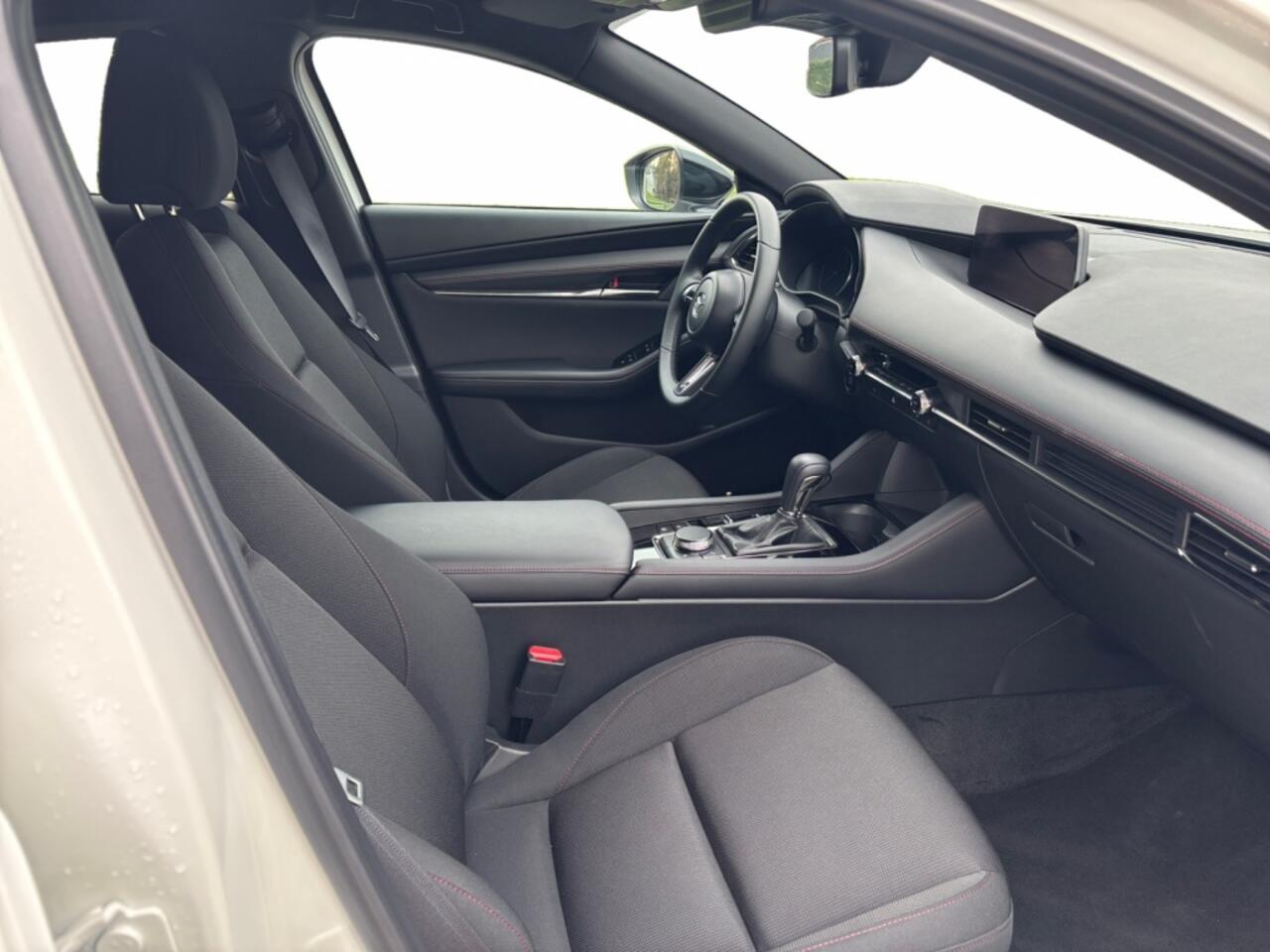 Mazda 3 2.0 e-SA-G Homura 15pk | NAVI | CARPLAY | Aero-pack *DEMO*