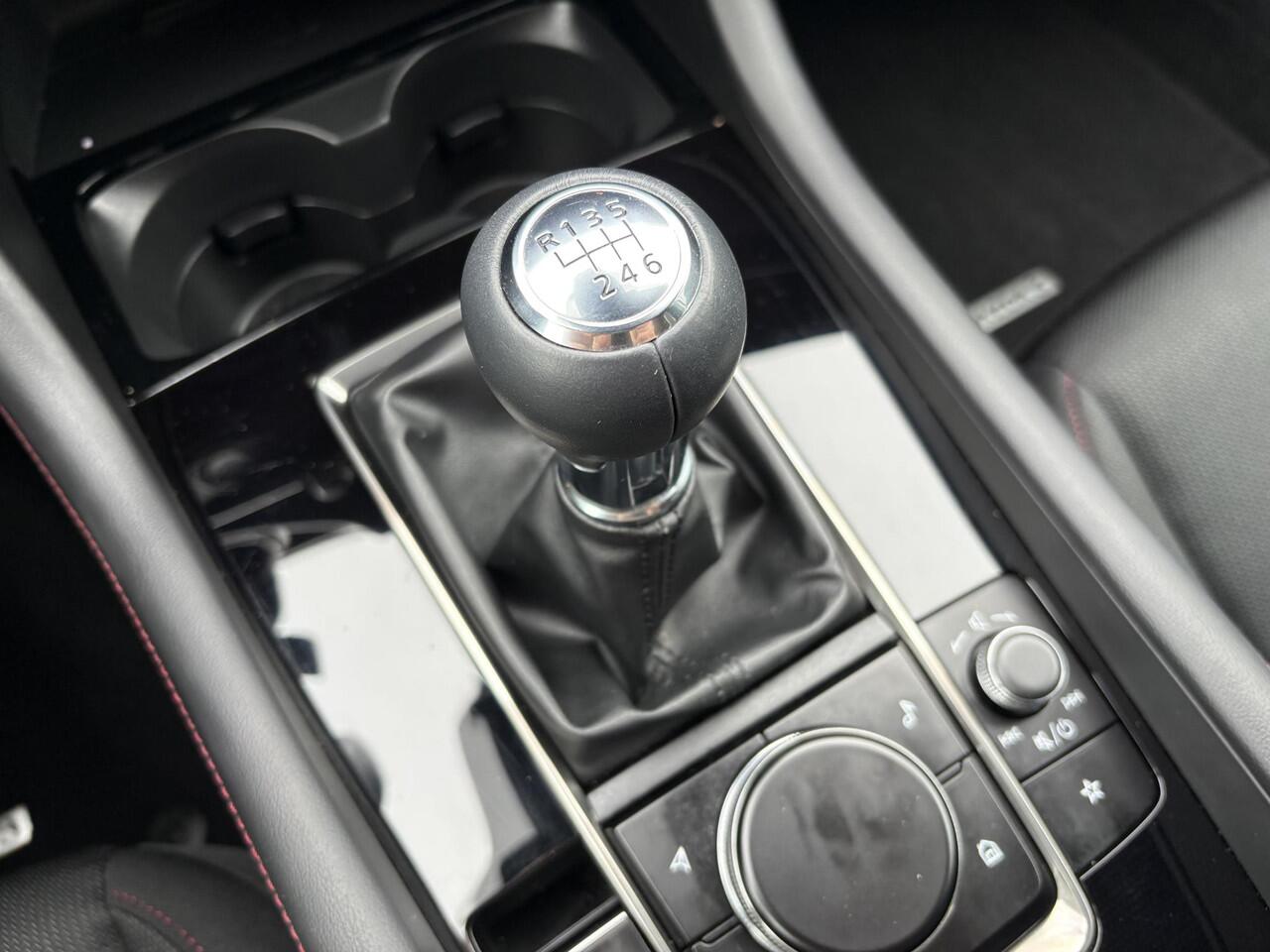 Mazda 3 2.5 e-SkyActiv-G M Hybrid 140 Homura BTW auto / Garantie t/m 03-2031 / Huidige nieuwprijs ¤37.740,-