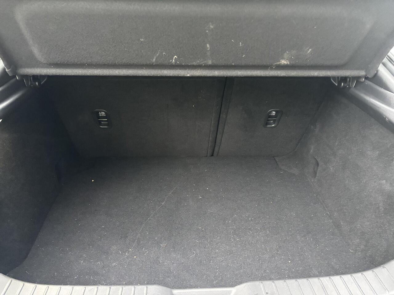 Mazda 3 2.5 e-SkyActiv-G M Hybrid 140 Exclusive-line NL- Auto, Navigatie, Apple Carplay /Android Auto, 360 Camera, Cruise Controle ad., Stoel verw., Stuur verw., Bose Audio