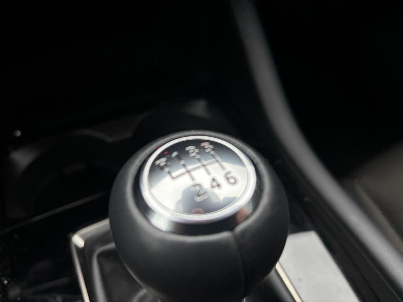 Mazda 3 2.5 e-SkyActiv-G M Hybrid 140 Exclusive-line NL- Auto, Navigatie, Apple Carplay /Android Auto, 360 Camera, Cruise Controle ad., Stoel verw., Stuur verw., Bose Audio