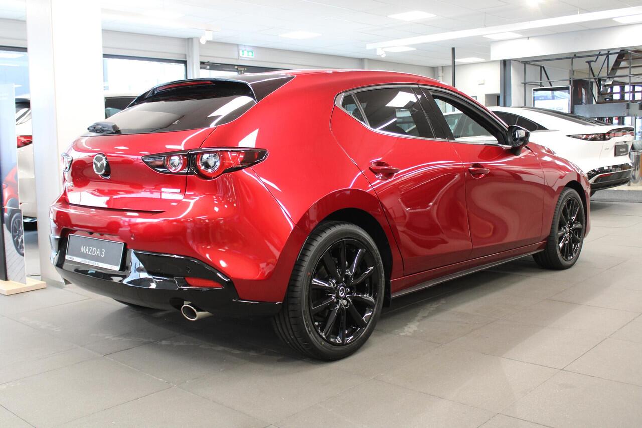 Mazda 3 HB 2.5 e-SkyActiv-G M Hybrid 140 Homura , Demovoordeel ¤ 5.500,-, Automaat, Navi, Adap.Cruise, Clima, Apple Carplay, Camera, PDC, HUD, Stoelverwarming, 18" LMV
