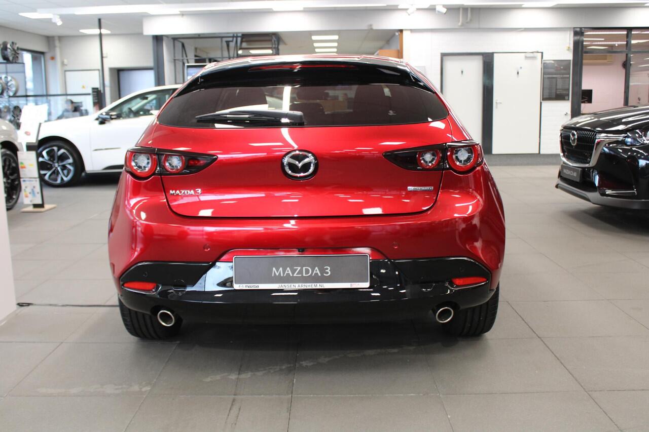 Mazda 3 HB 2.5 e-SkyActiv-G M Hybrid 140 Homura , Demovoordeel ¤ 5.500,-, Automaat, Navi, Adap.Cruise, Clima, Apple Carplay, Camera, PDC, HUD, Stoelverwarming, 18" LMV