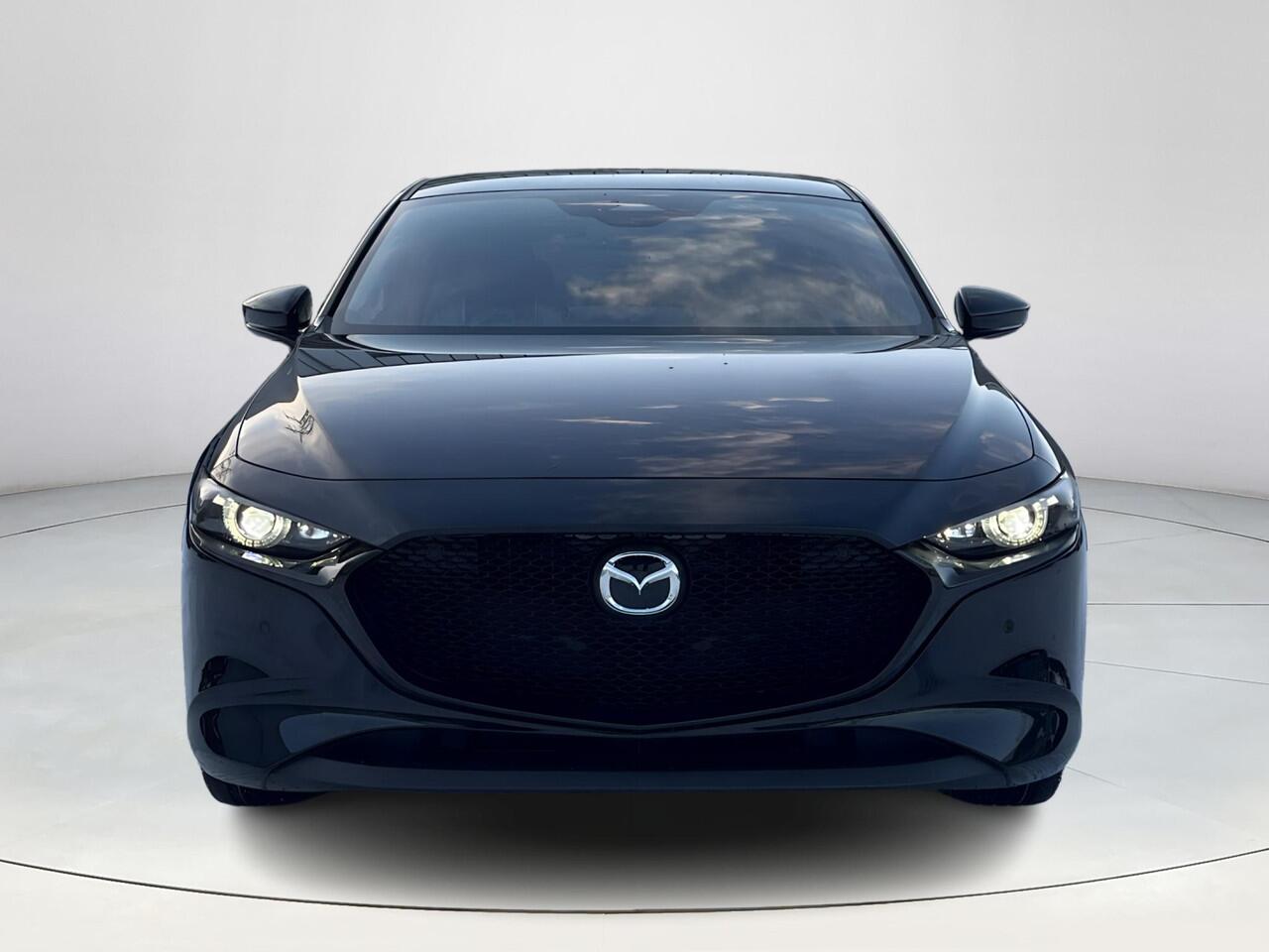 Mazda 3 2.0 e-SkyActiv-X M Hybrid 186 Takumi | Automaat | Climate Control | Stoel en stuurverwarming | 360 camera | Bose | Dodehoeksensoren | Draadloze Applecarplay en Android auto | Stoelgeheugen | Full adaptieve led | Adaptieve cruise control |