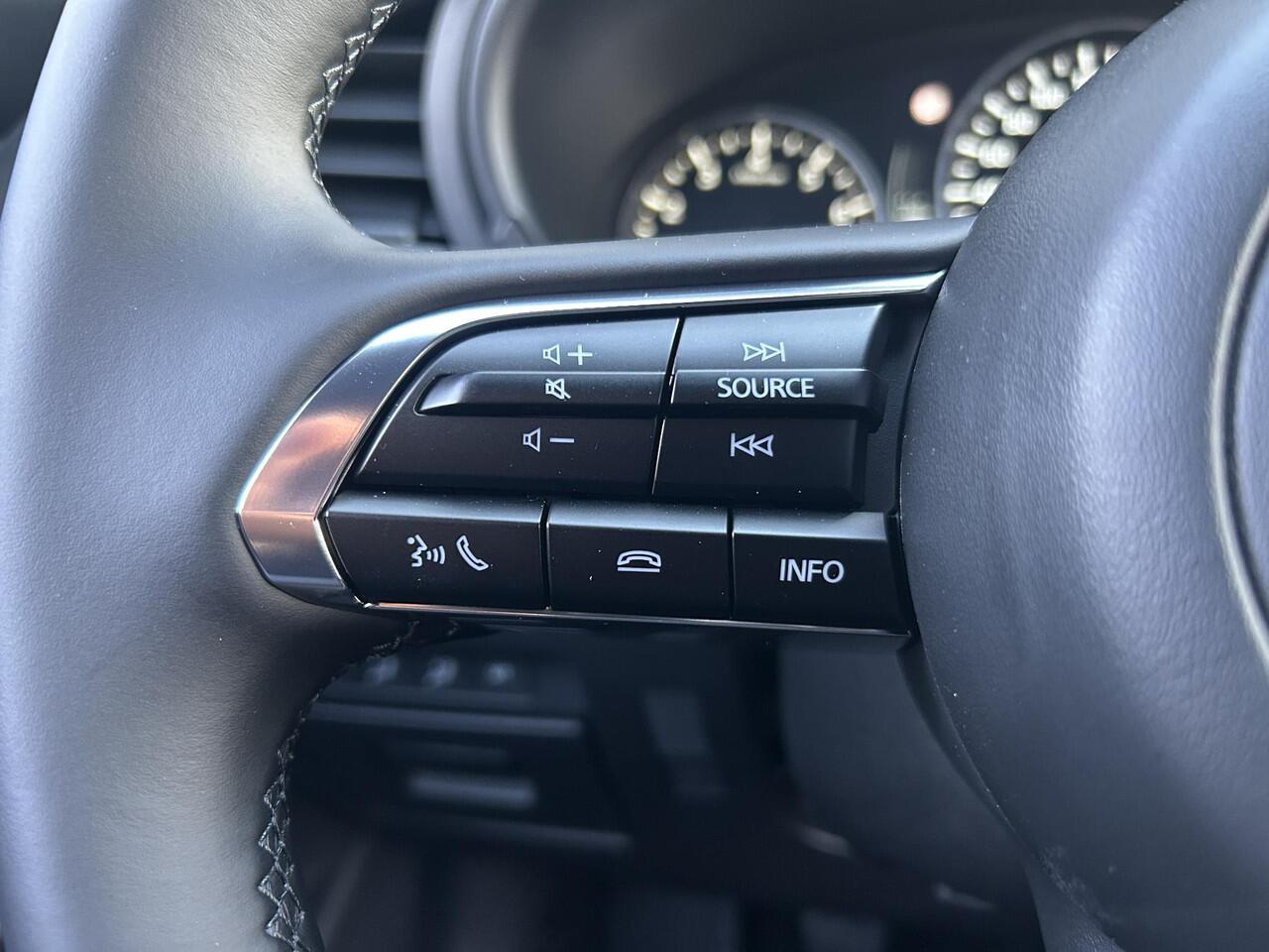 Mazda 3 2.0 e-SkyActiv-X M Hybrid 186 Nagisa | Camera | Leder | Garantie 01-2032 |