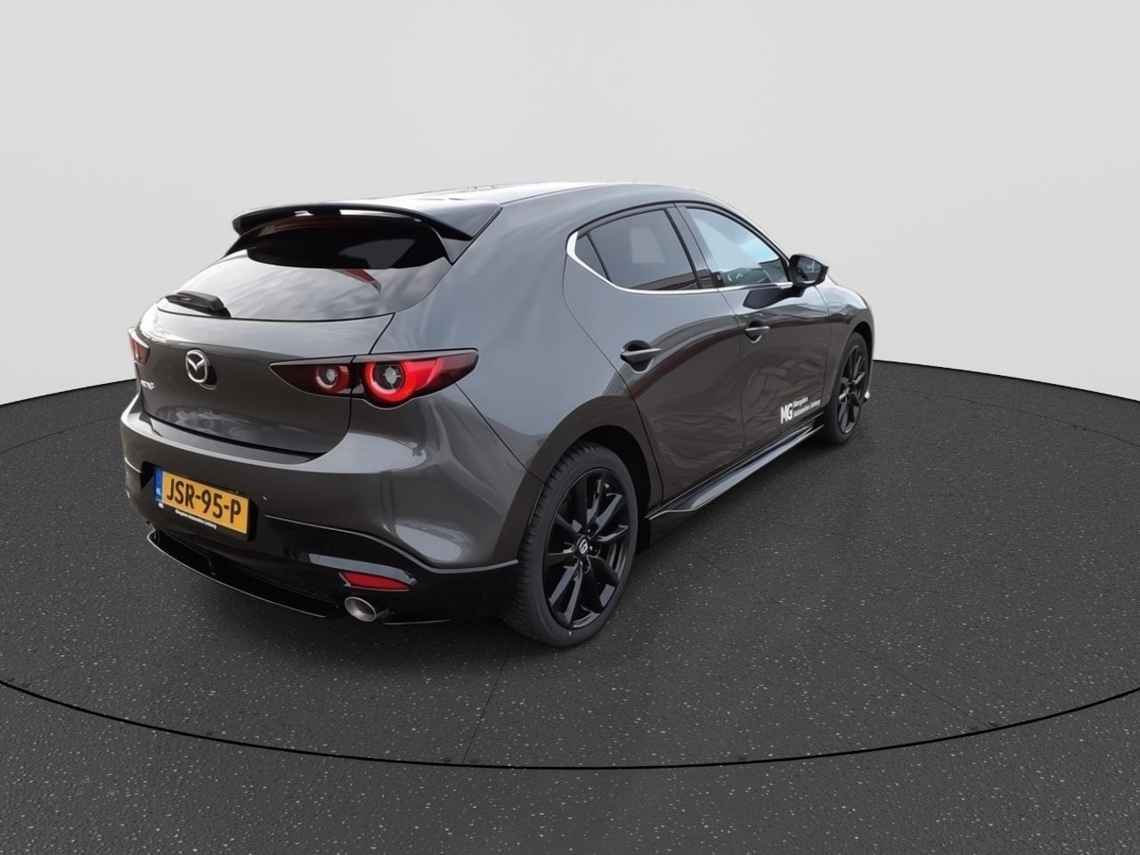 Mazda 3 2.0 e-SkyActiv-X M Hybrid 186 Nagisa | Rijklaar | Aero Pakket | All Season banden | BOSE |