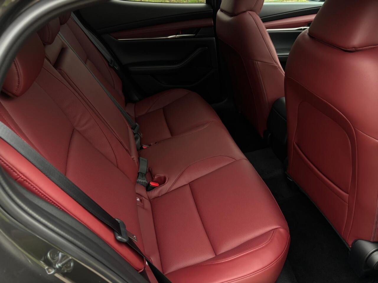 Mazda 3 2.0 eSA-X Takumi 186pk Automaat | Sunroof | *DEMO*