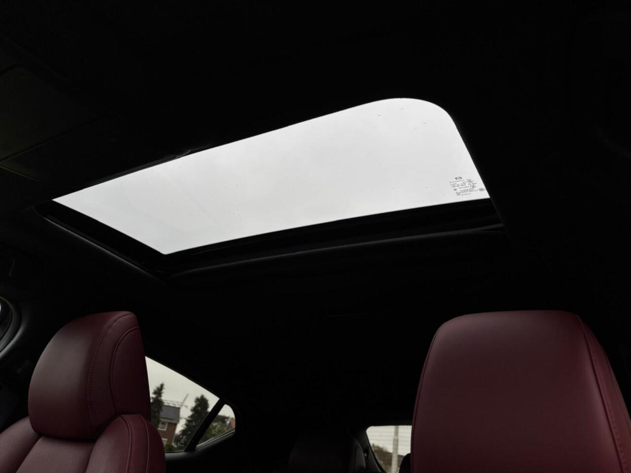 Mazda 3 2.0 eSA-X Takumi 186pk Automaat | Sunroof | *DEMO*