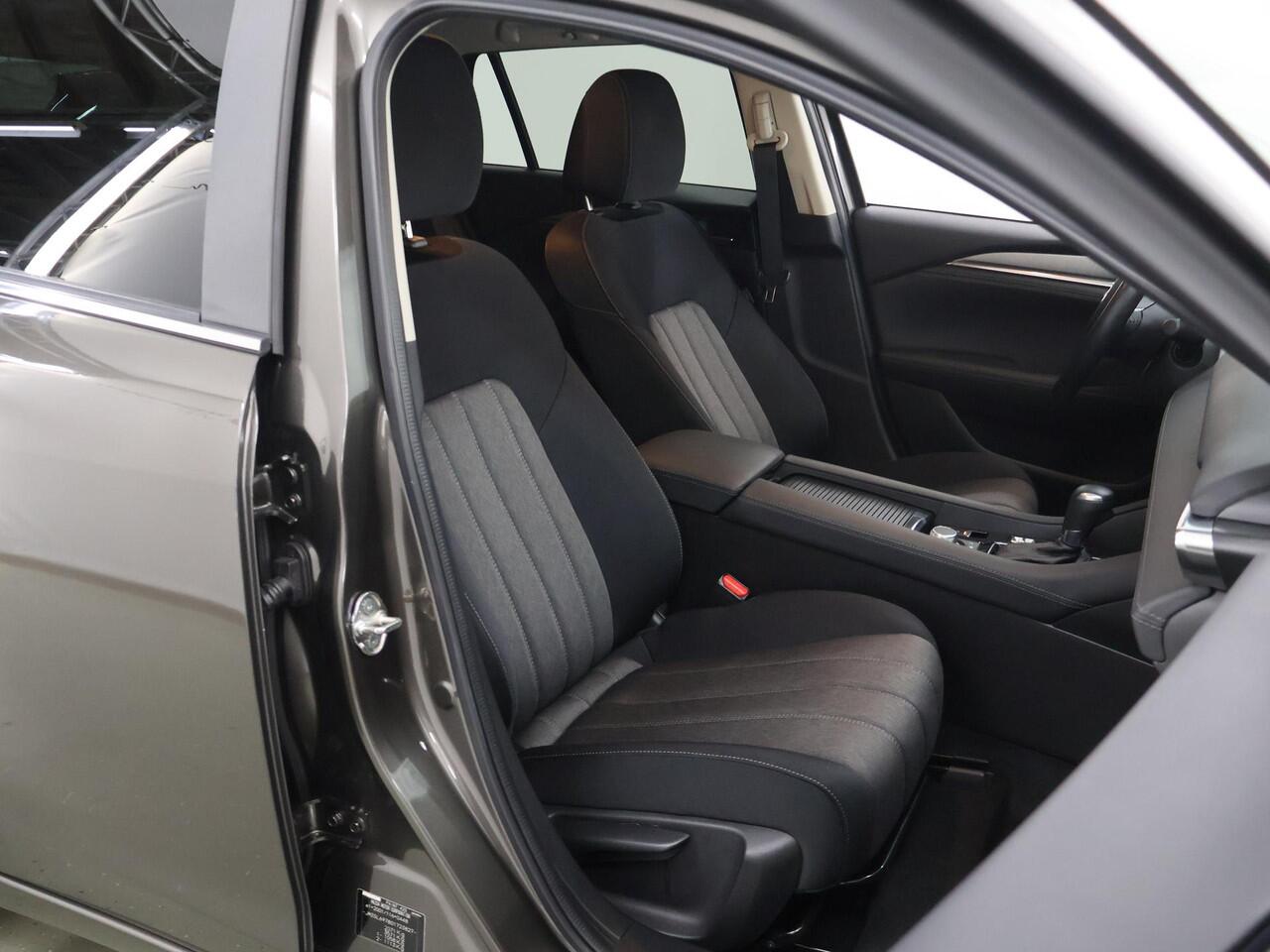 Mazda 6 Sportbreak 2.0 SkyActiv-G 165 Comfort | Parkeercamera | Navigatie | Stoelverwarming | Cruise Control Adaptief | Climate Control | Apple Carplay/Android Auto |