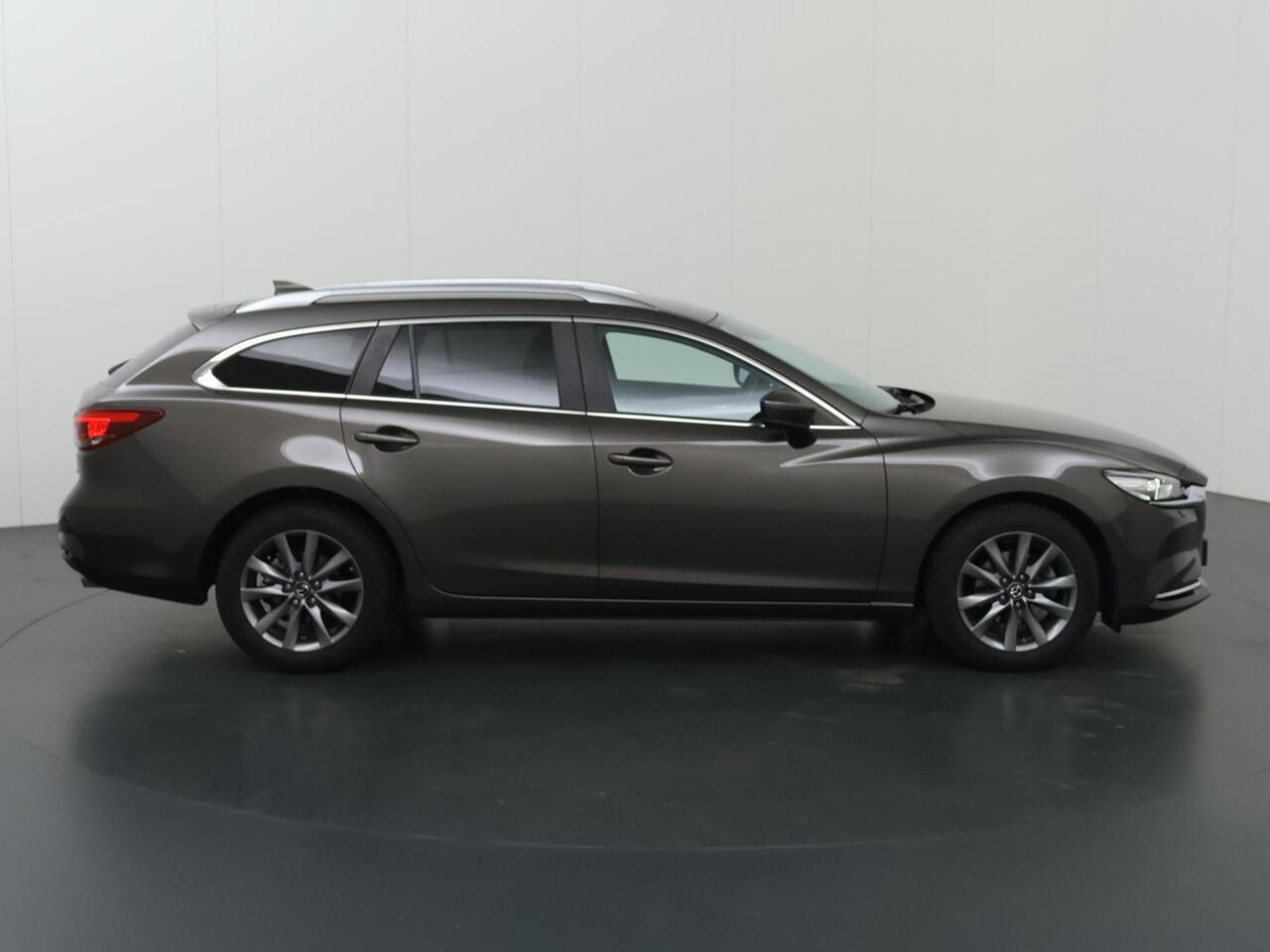 Mazda 6 Sportbreak 2.0 SkyActiv-G 165 Comfort | Parkeercamera | Navigatie | Stoelverwarming | Cruise Control Adaptief | Climate Control | Apple Carplay/Android Auto |
