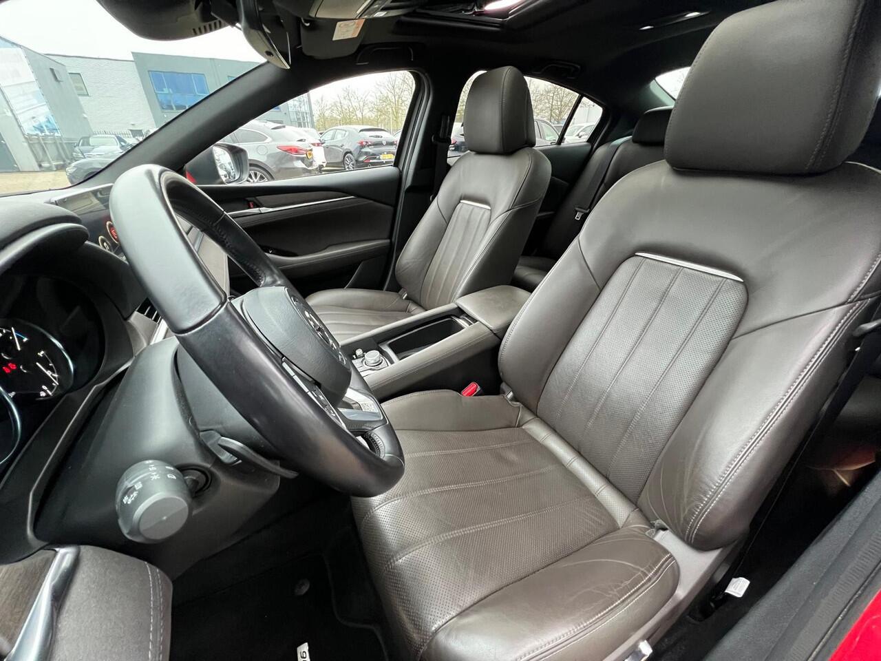 Mazda 6 2.5 SkyActiv-G 194 Signature AUTOMAAT | 19" VELGEN | 360 CAMERA | LUXE LEDER | SUNROOF | ZWARTE HEMEL | HEAD-UP | STUUR- en STOELVERWARMING V+A | STOEL VENTILATIE | MEEST LUXE UITVOERING |