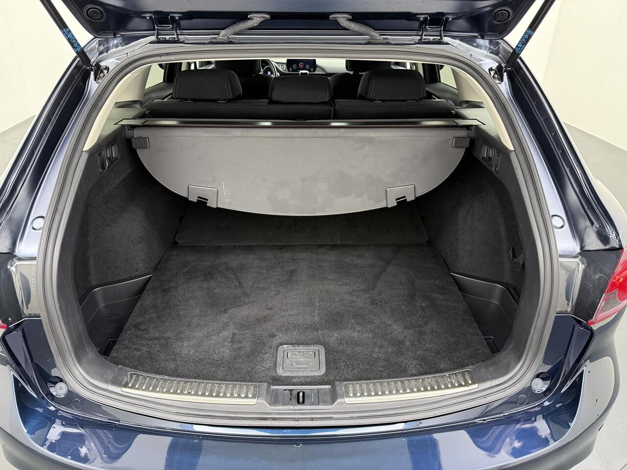 Mazda 6 Sportbreak 2.0 SkyActiv-G 165 Centre-Line Trekhaak | 360 camera | Stoelverwarming |