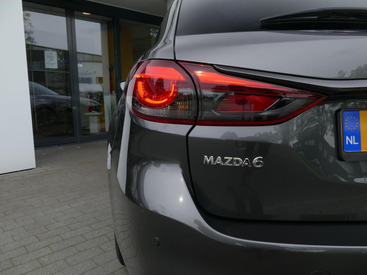 Mazda 6 Sportbreak 2.5 SkyActiv-G 194 Homura | AUTOMAAT | Rood Lederen Bekleding | Sunroof | Afneembare trekhaak| RIJKLAARPRIJS!