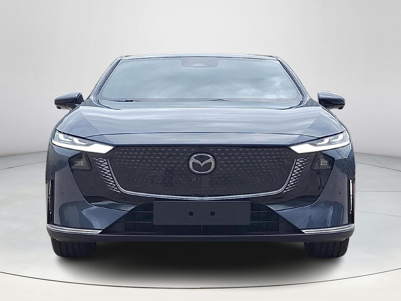 Mazda 6 6e Takumi 68.8 kWh ! Nu leverbaar! | Zwart leder | 360 Camera | Geheugenstoelen | Panorama Dak | Headupdisplay | Adaptieve Cruise control | Sony premium audio | Dodehoeksensoren | Trekhaak |