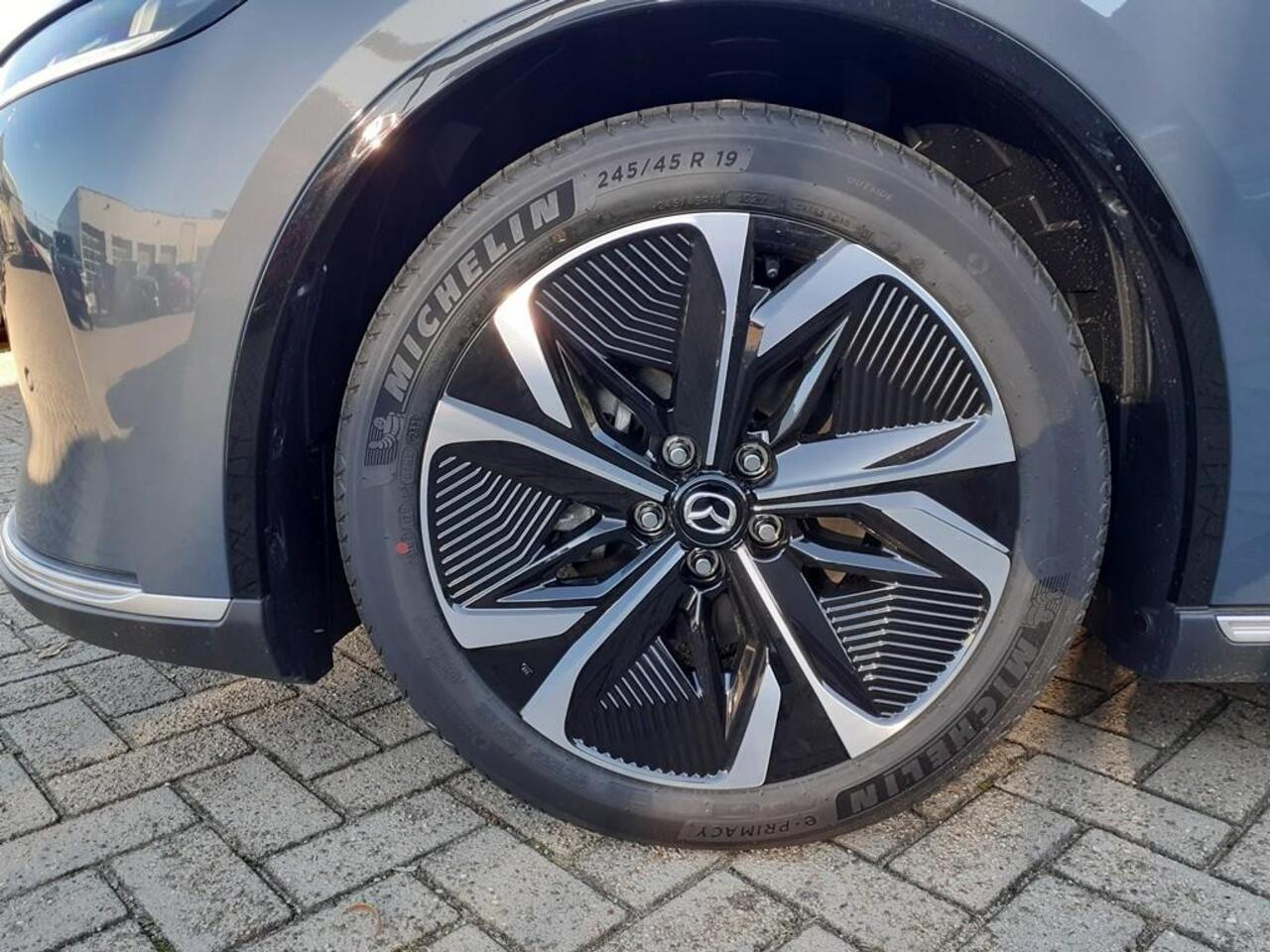 Mazda 6 6e Takumi 68.8 kWh | 360° Camera | Warmtepomp | Sony audio | HUD