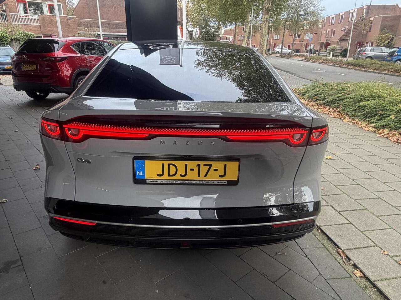 Mazda 6 6e Takumi 68.8 kWh | 258 PK | 165 KW snel laden | 17% bijtelling | BTW auto | betreft DEMO | direct beschikbaar