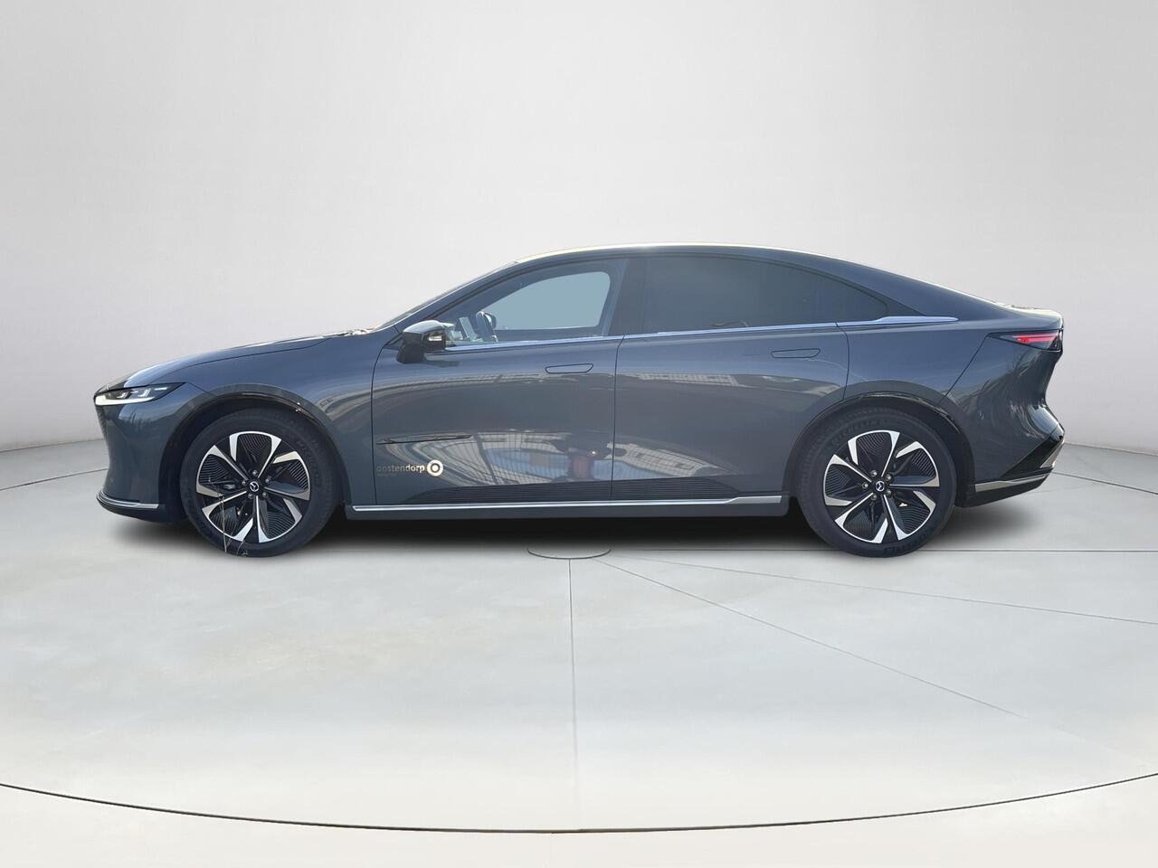 Mazda 6 6e Takumi 68.8 kWh 17% bijtelling | DEMO korting | Elektrisch wegklapbare trekhaak | Stoelverwarming en verkoeling | Apple carplay / Android auto | Adaptieve cruise control | Panoramadak |