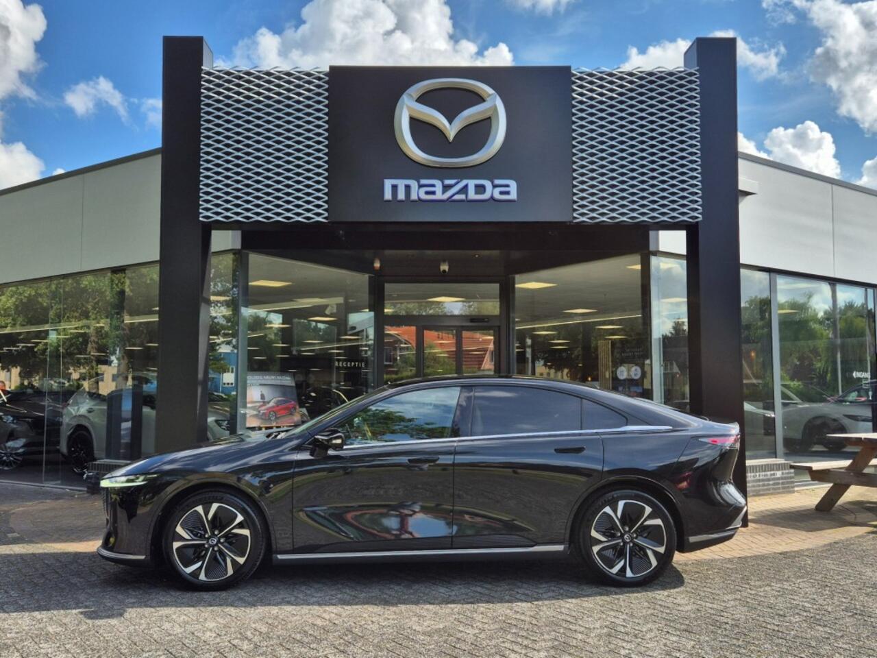 Mazda 6 TAKUMI PLUS Long Range 80 kWh 552km / DEMO / ALL SEASONBANDEN