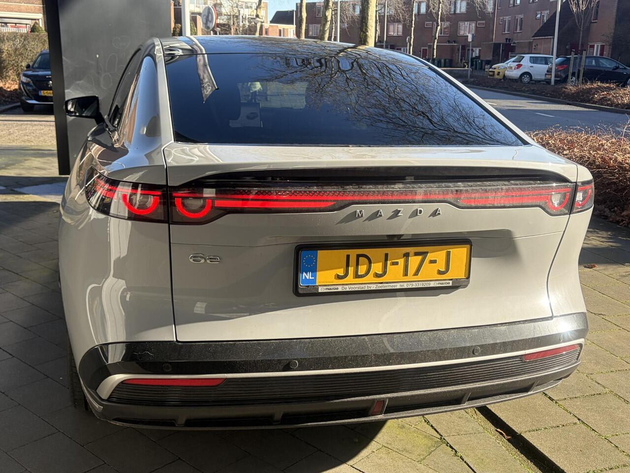 Mazda 6 6e Takumi 68.8 kWh | 258 PK | 165 KW snel laden | 17% bijtelling | BTW auto | DEMO