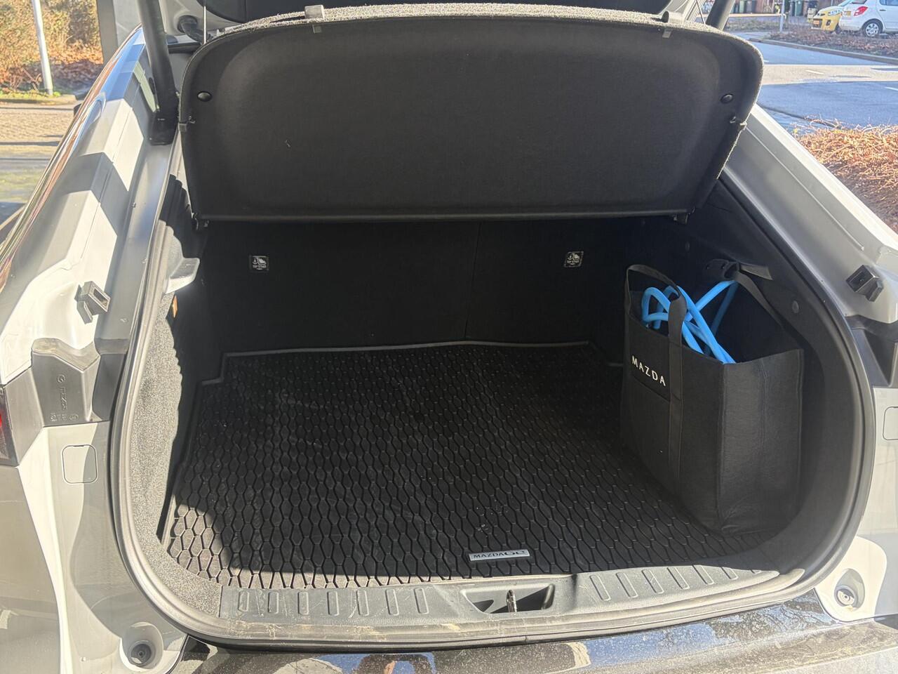 Mazda 6 6e Takumi 68.8 kWh | 258 PK | 165 KW snel laden | 17% bijtelling | BTW auto | DEMO