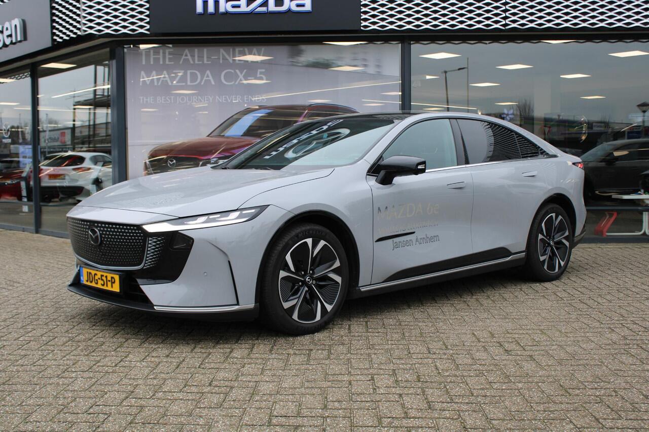 Mazda 6 6e HB Takumi 68.8 kWh , Demovoordeel ¤ 7.590,-, 17% Bijtelling, Automaat, Pano.Dak, Apple Carplay, 360 Camera, Adap.Cruise, LMV 19 Inch,