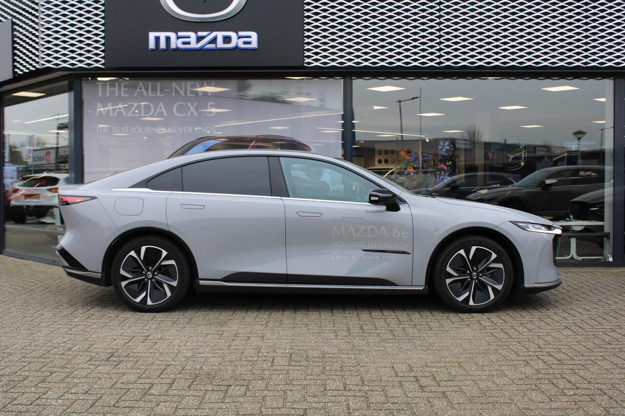 Mazda 6 6e HB Takumi 68.8 kWh , Demovoordeel ¤ 7.590,-, 17% Bijtelling, Automaat, Pano.Dak, Apple Carplay, 360 Camera, Adap.Cruise, LMV 19 Inch,