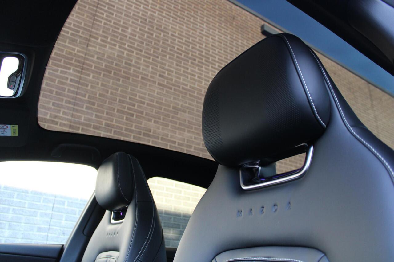 Mazda 6 6e Takumi 68.8 kWh Navigatie, Climate/Cruise Control, Elektr. Achterklep, HUD, Dodehoek detectie, Draadloos telefoonlader, Luxe lederen bekleding, Stoel/Stuur verw.