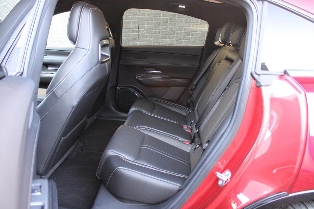 Mazda 6 6e Takumi 68.8 kWh Navigatie, Climate/Cruise Control, Elektr. Achterklep, HUD, Dodehoek detectie, Draadloos telefoonlader, Luxe lederen bekleding, Stoel/Stuur verw.