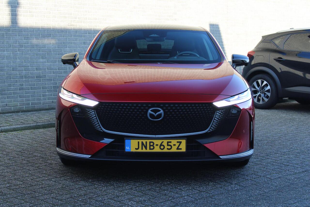 Mazda 6 6e Takumi 68.8 kWh Navigatie, Climate/Cruise Control, Elektr. Achterklep, HUD, Dodehoek detectie, Draadloos telefoonlader, Luxe lederen bekleding, Stoel/Stuur verw.