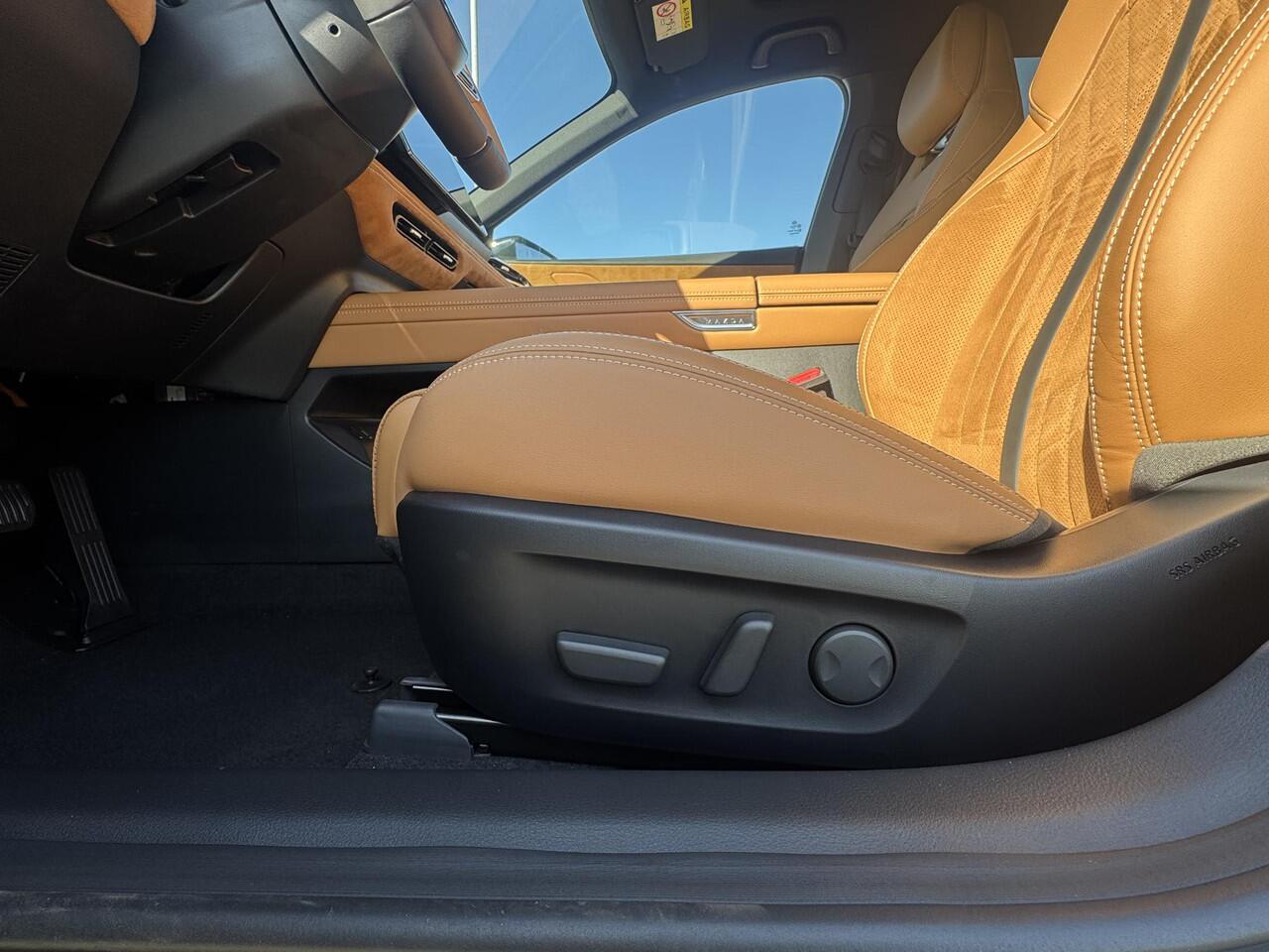 Mazda 6 6e Takumi Plus Long Range 80 kWh | Stoelverwarming/verkoeling | Stuurverwarming | Panoramadak | Adaptive cruise-control | Tan Nappa lederen interieur| 360-Camera | SONY-premium audiosysteem |