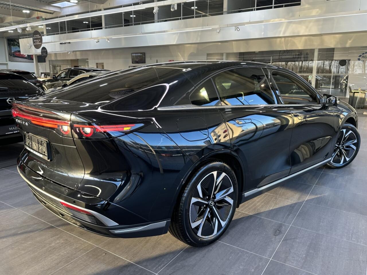 Mazda 6 6E Takumi Plus 258pk / 68.8 kWh / SNELLADEN / 479 KM ACTIERADIUS