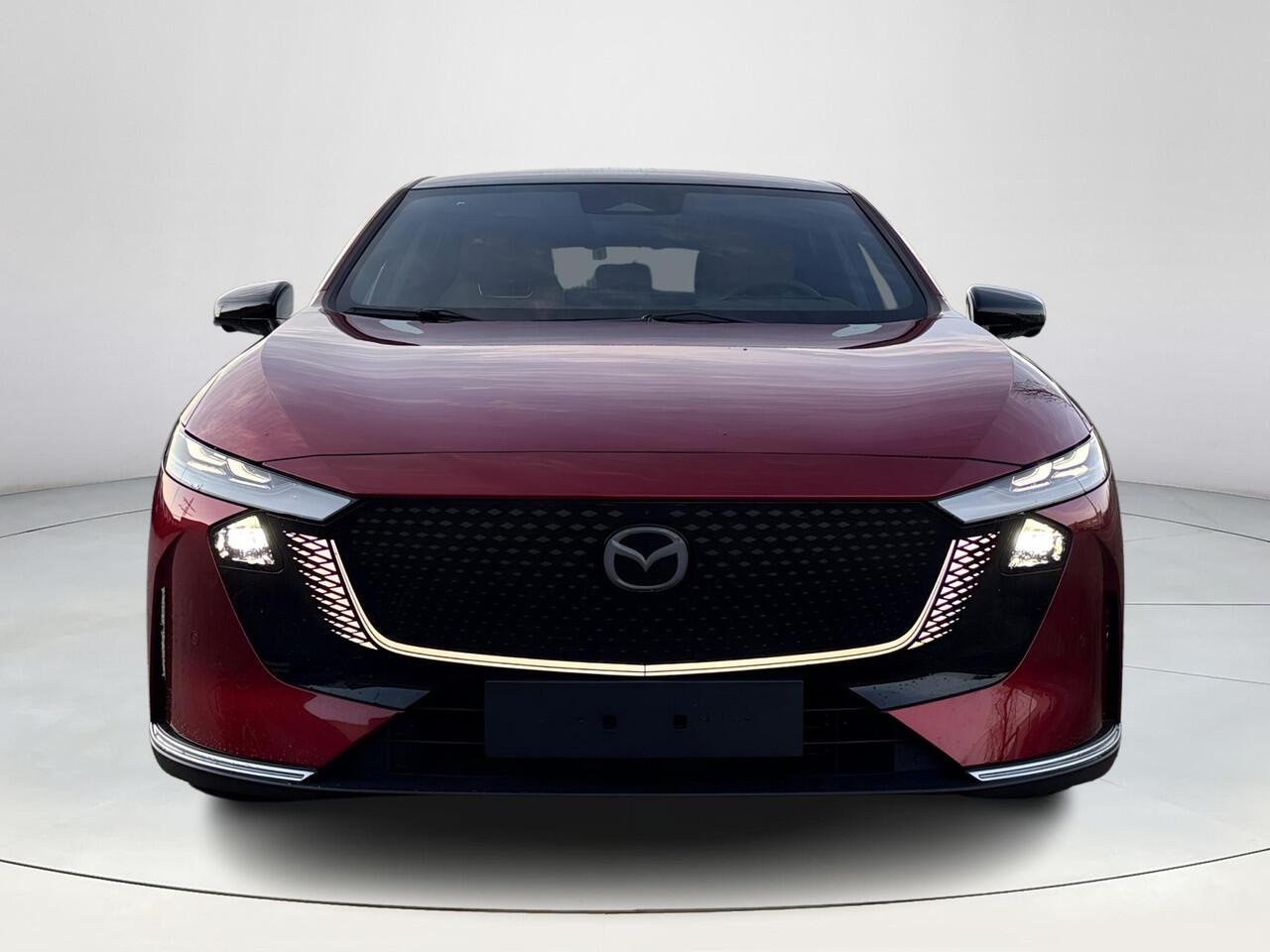 Mazda 6 6e Takumi Plus 68.8 kWh | Stoelverwarming/verkoeling | Stuurverwarming | Panoramadak | Adaptive cruise-control | Tan Nappa lederen interieur| 360-Camera | SONY-premium audiosysteem |