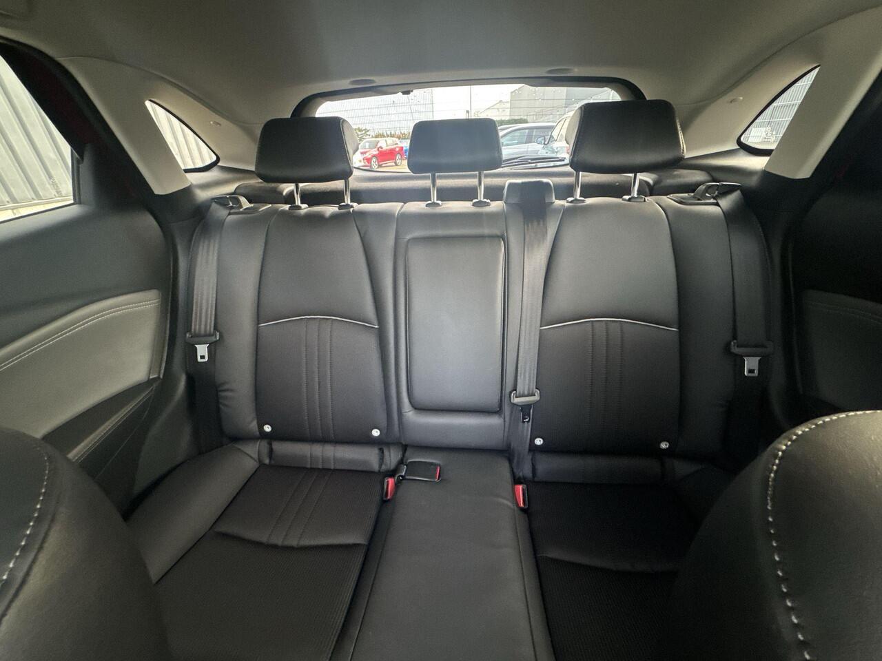 Mazda CX-3 2.0 SkyActiv-G 120 GT-M | Automaat | Trekhaak | Navigatie | Camera | Climate Controle | Stoel en Stuurwiel Verwarming | Trekhaak