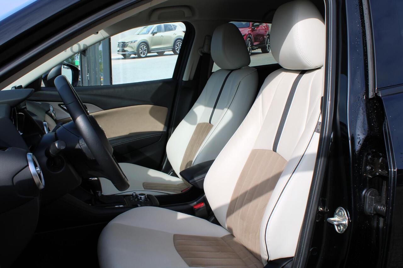 Mazda CX-3 2.0 SkyActiv-G 121 Luxury , Automaat, Wit Leder, Navi, Apple Carplay, Clima, Cruise, LMV 18 Inch, Stoelverwarming