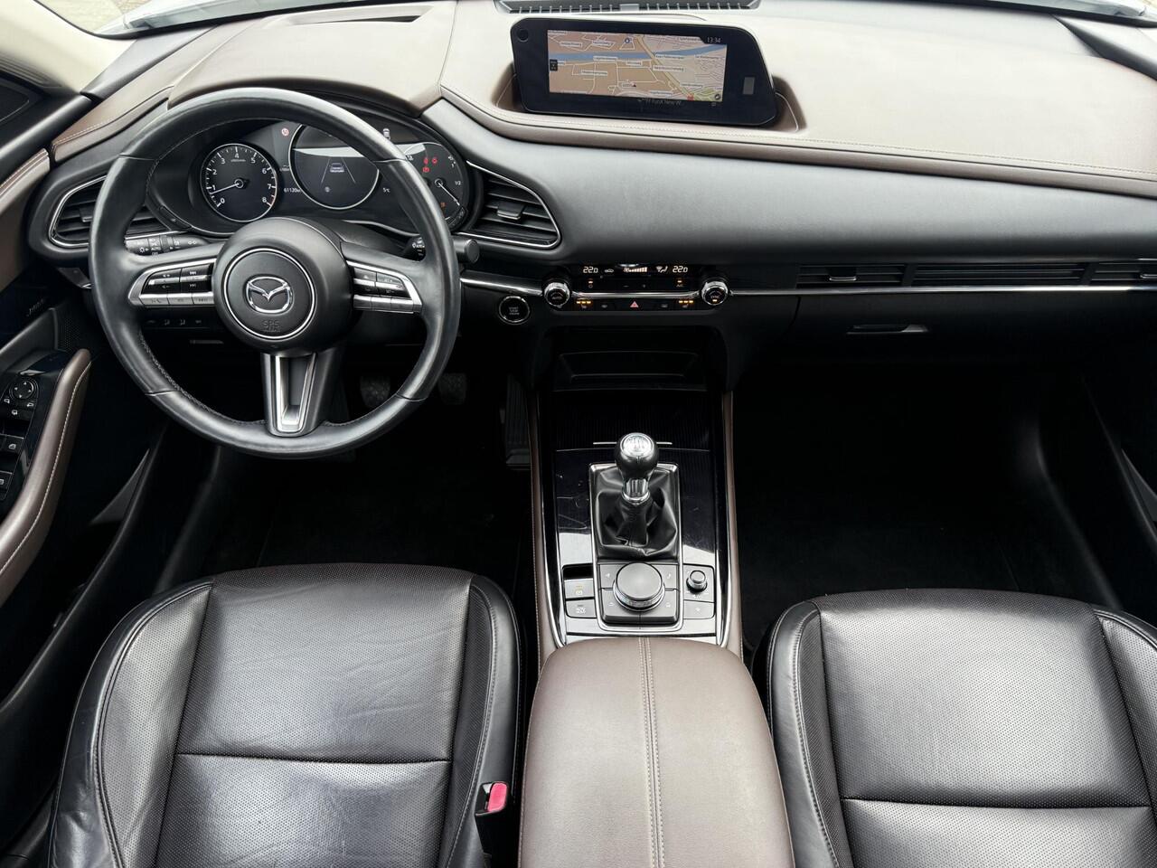 Mazda CX-30 2.0 e-SkyActiv-X M Hybrid Luxury | Adaptieve Cruise Control | Navigatie | Bose Premium Audio | Headup-Display | Lederenbekleding | Stoel Geheugen | Stoel/Stuur Verwarming | Schuif/Kantel Dak |