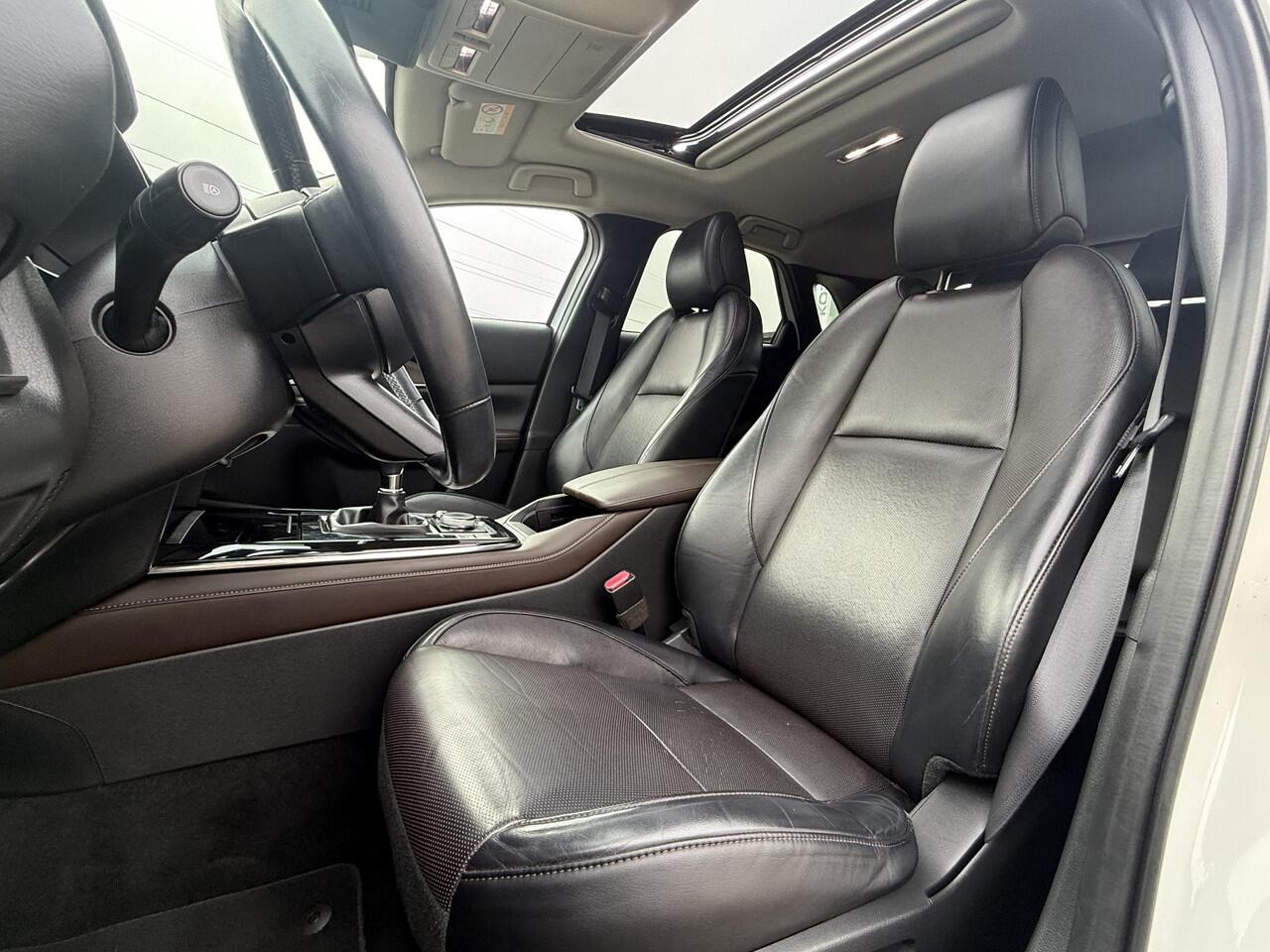 Mazda CX-30 2.0 e-SkyActiv-X M Hybrid Luxury | Adaptieve Cruise Control | Navigatie | Bose Premium Audio | Headup-Display | Lederenbekleding | Stoel Geheugen | Stoel/Stuur Verwarming | Schuif/Kantel Dak |