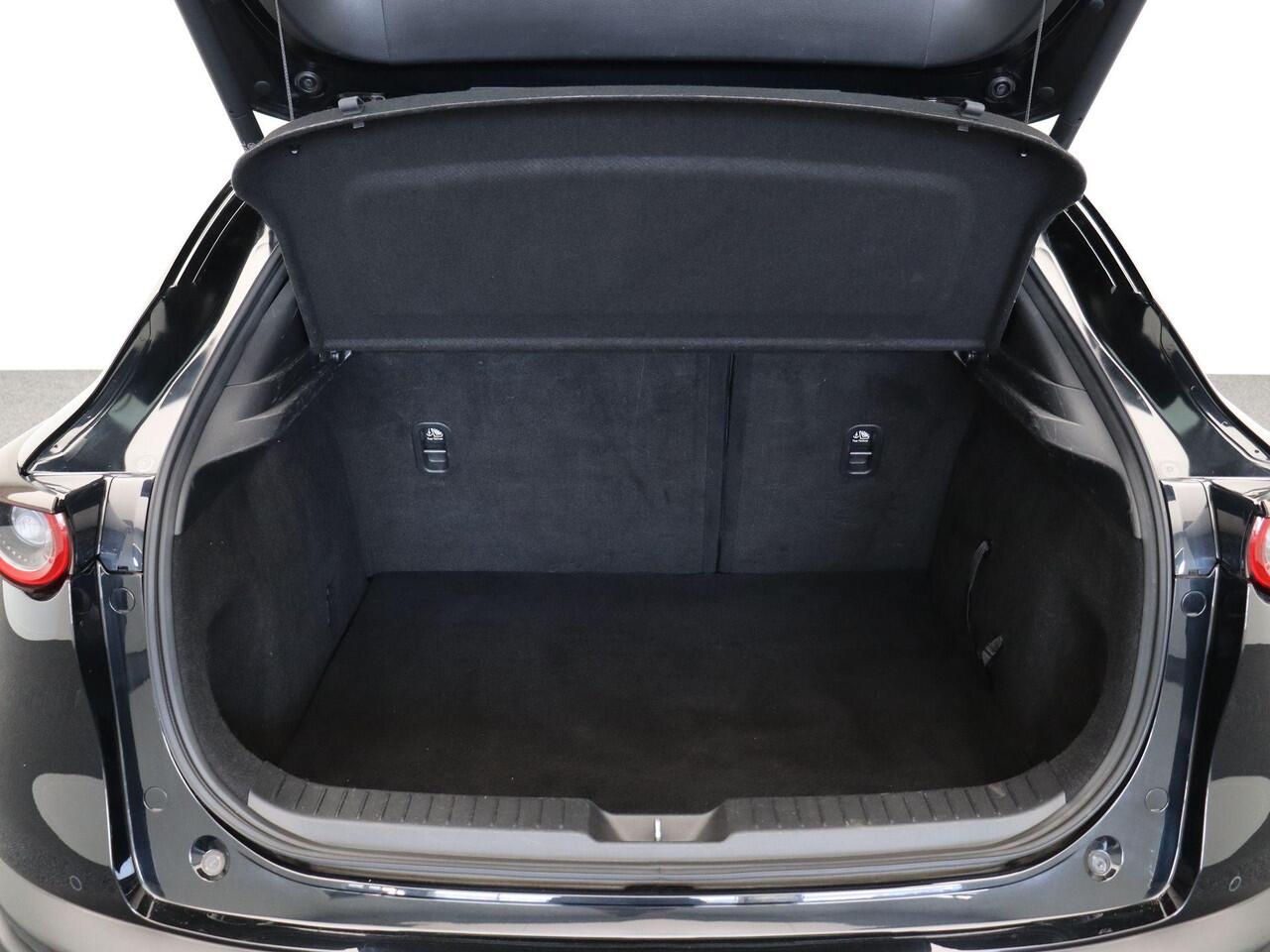 Mazda CX-30 2.0 e-SkyActiv-X M Hybrid Luxury | Bose Audio| Stuur en Stoelverwarming | Lederen Bekleding | Keyless Entry |