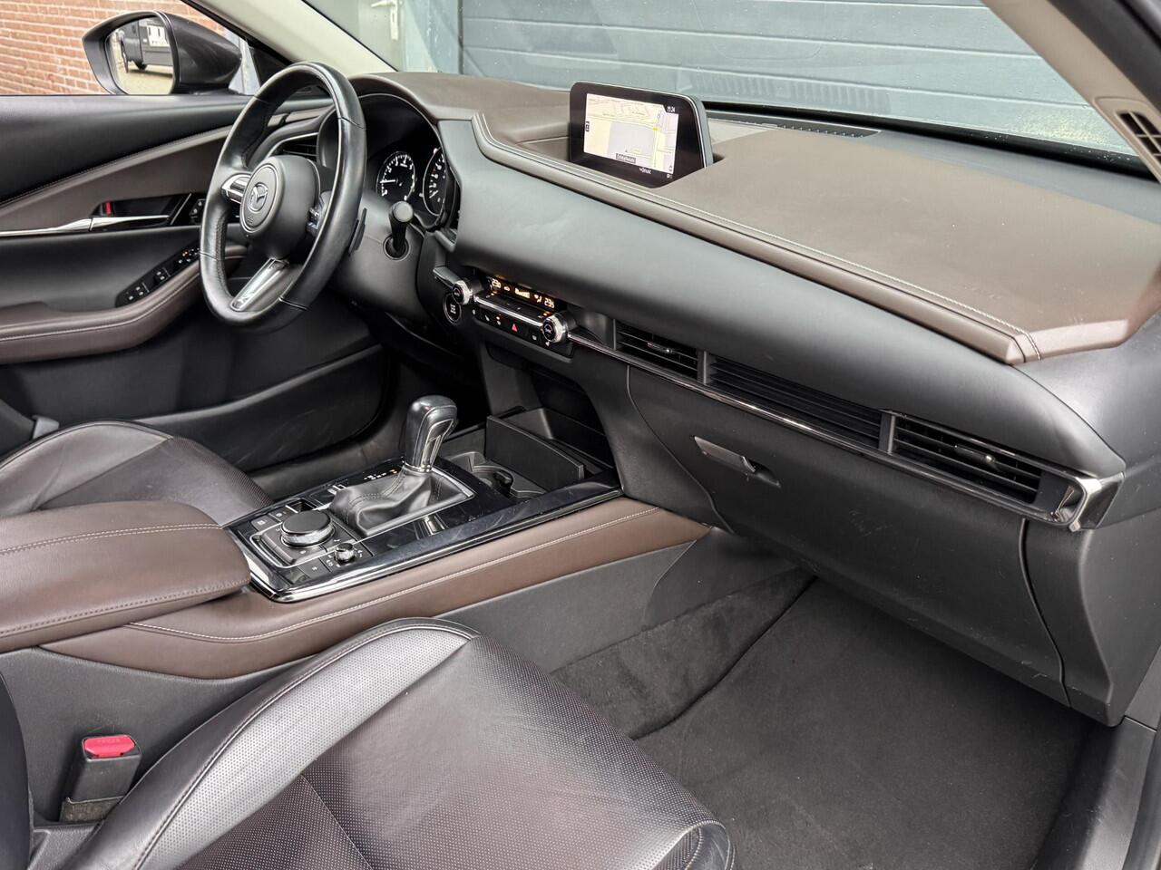 Mazda CX-30 2.0 E-SKYACTIV M HYBRID LUXURY I AUTOMAAT I P-CAMERA I CLIMATE CONTROL I APPLE CARPLAY I LEDEREN BEKLEDING