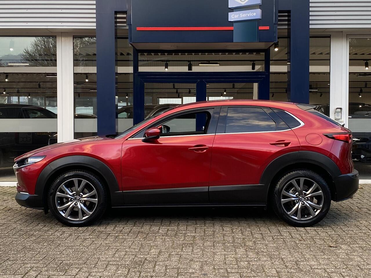 Mazda CX-30 2.0 e-SkyActiv-X M Hybrid Luxury / Automaat / NL-Auto / 1e-Eigenaar / Adaptieve Cruise-Control Stop&Go / Stoelverwarming / Stuurverwarming / Elektr.-Stoelen met Geheugen / Climate-Control / Apple-Carplay & Android-Auto / Head-Up-Display / Elektr.-Achterkl