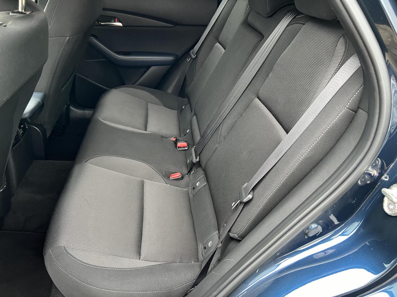 Mazda CX-30 2.0 e-SkyActiv-X M Hybrid AWD Luxury AUTOMAAT | TREKHAAK | 360 CAMERA | EL. A.KLEP | 18"VELGEN | AWD | APPLE CARPLAY | ADROID AUTO | STUUR- EN STOEL VERWARMING