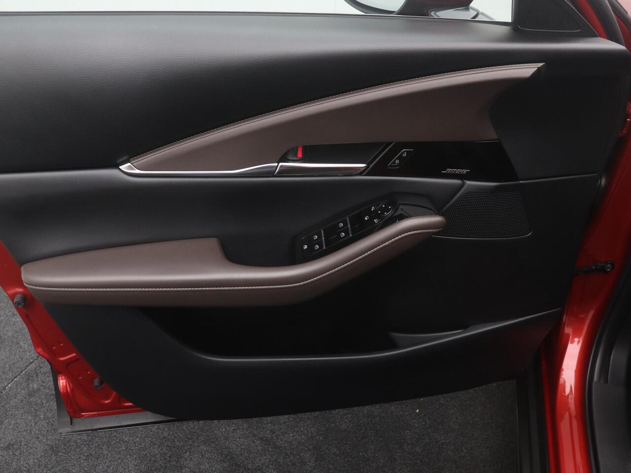 Mazda CX-30 2.0 SkyActiv-X Luxury : dealer onderhouden