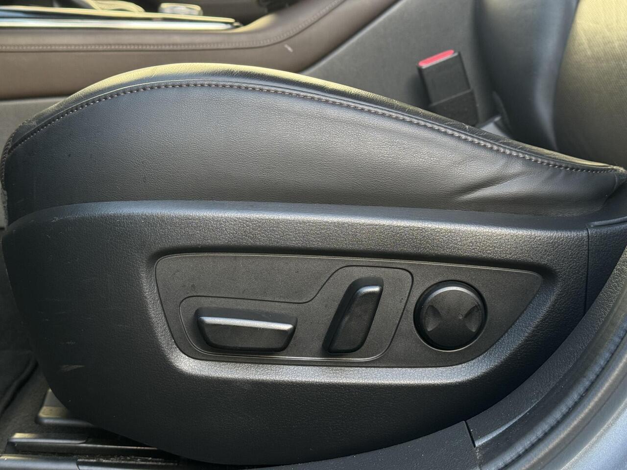 Mazda CX-30 2.0 e-SkyActiv-G M Hybrid Comfort / Trekhaak / BOSE / 360 Camera /Adaptieve Cruise Control / Head-up display / Navigatie / Stoel & Stuurverwarming / Lederen bekleding / Apple Carplay & Android Auto / Dodehoek detectie /