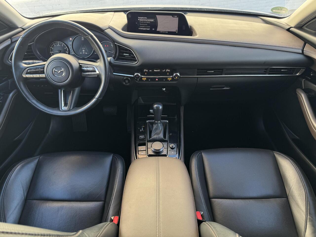 Mazda CX-30 2.0 e-SkyActiv-G M Hybrid Comfort / Trekhaak / BOSE / 360 Camera /Adaptieve Cruise Control / Head-up display / Navigatie / Stoel & Stuurverwarming / Lederen bekleding / Apple Carplay & Android Auto / Dodehoek detectie /