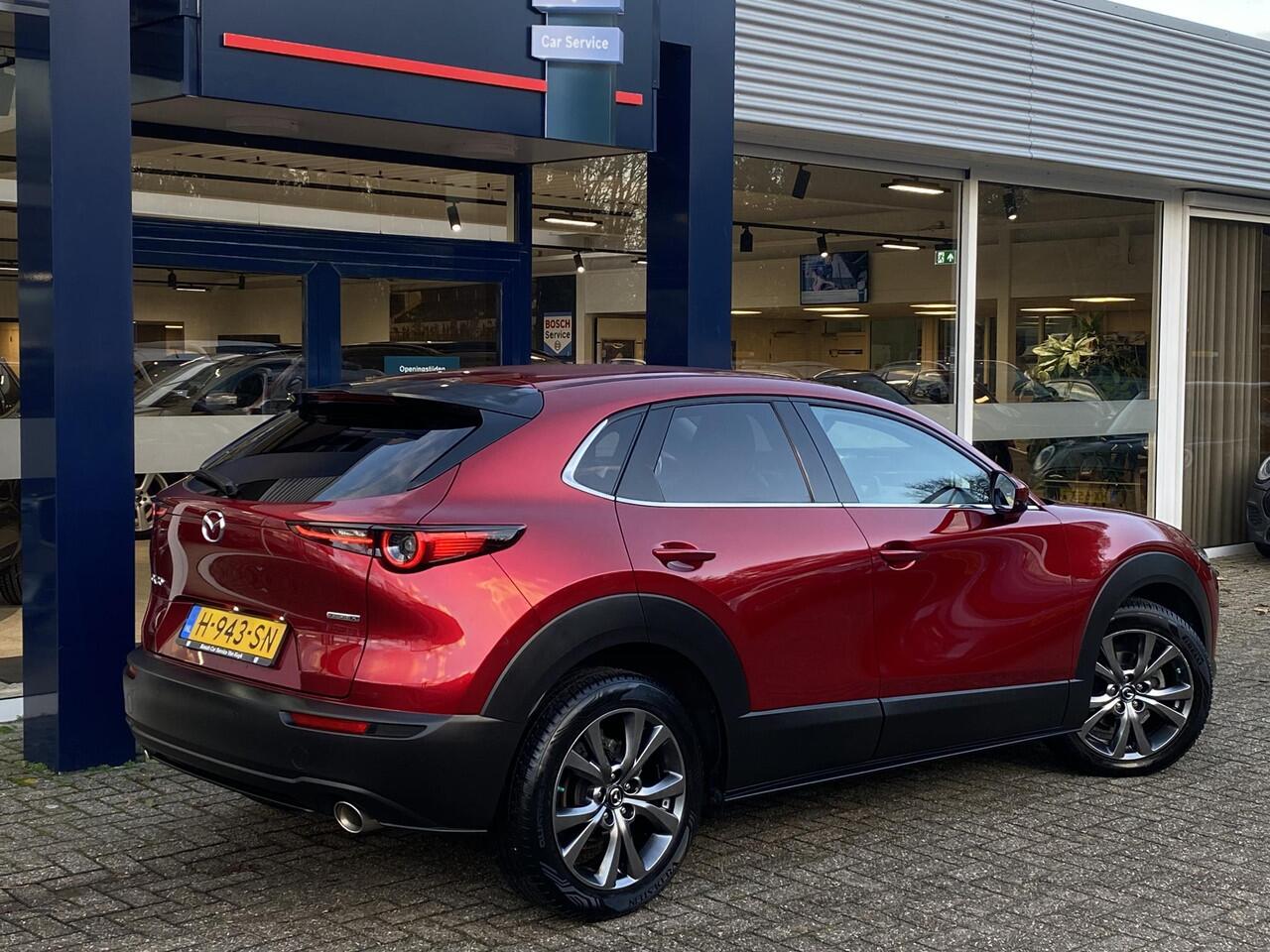 Mazda CX-30 2.0 e-SkyActiv-X M Hybrid Luxury / Automaat / NL-Auto / 1e-Eigenaar / Adaptieve Cruise-Control Stop&Go / Stoelverwarming / Stuurverwarming / Elektr.-Stoelen met Geheugen / Climate-Control / Apple-Carplay & Android-Auto / Head-Up-Display / Elektr.-Achterkl
