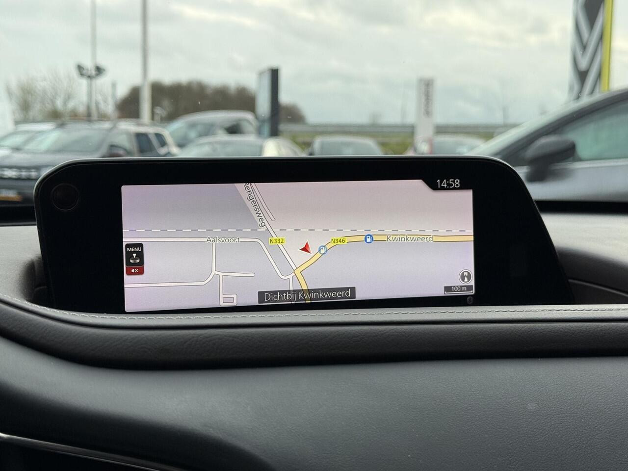 Mazda CX-30 2.0 e-SkyActiv-X M Hybrid Luxury | NAP | elektrisch glazen schuif-/kanteldak | Leer | Stoel & stuur verwarming | 360 graden camera | Bose Audio | Memory Stoelen |