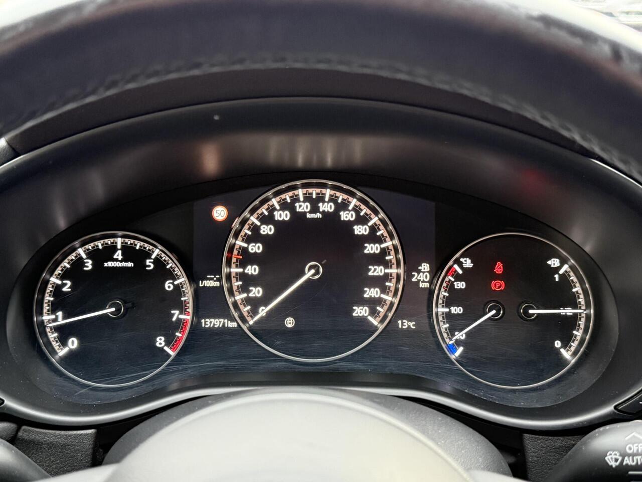 Mazda CX-30 2.0 e-SkyActiv-X M Hybrid Luxury | NAP | elektrisch glazen schuif-/kanteldak | Leer | Stoel & stuur verwarming | 360 graden camera | Bose Audio | Memory Stoelen |