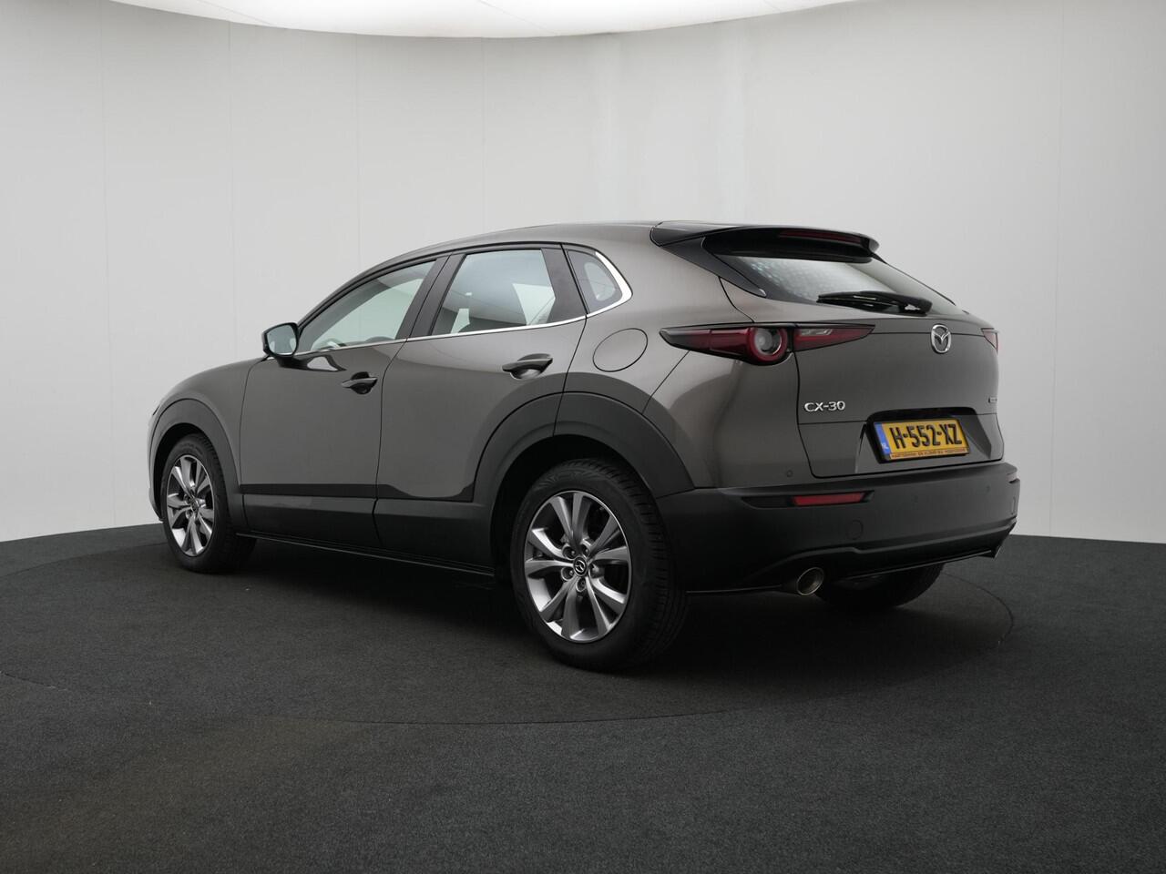 Mazda CX-30 2.0 SkyActiv-X Comfort met leer pakket en all-weather banden : dealer onderhouden