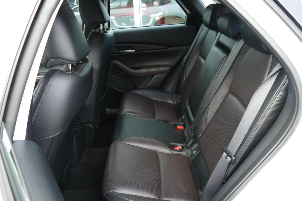 Mazda CX-30 2.0 e-SkyActiv-X M Hybrid Comfort | Leer Pakket | Camera | stoelverwarming | Rijklaarprijs |
